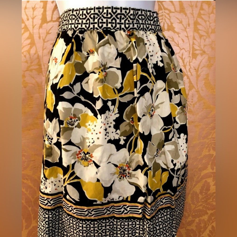 VERA BRADLEY APRON IN DOGWOOD PRINT NWT